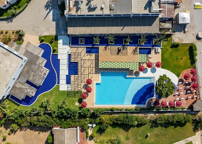 Comer Kinetta Beach